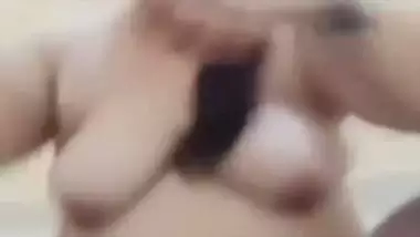 Chubby lady sucks a dick and records blowjob MMS