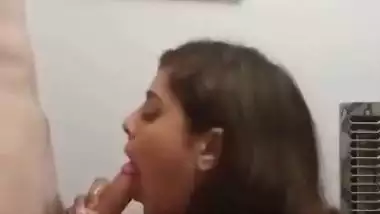 Chubby girl sucks a white dick in NRI porn