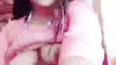 Viral beautiful girl rubbing clit and fingering pussy