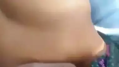 Rajasthani woman’s desi outdoor sex in a car